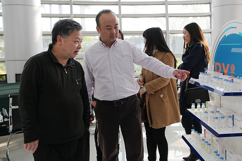 �������ʹ���-׷�󿵽�,����һ������