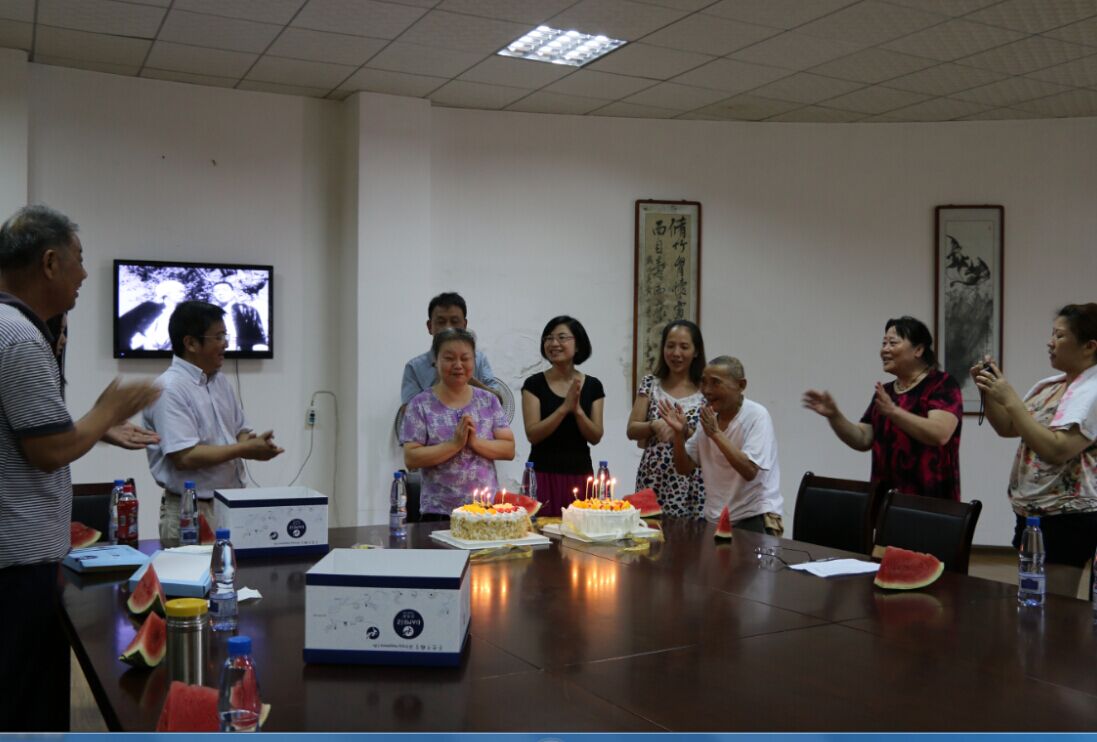 �������ʹ���-׷�󿵽�,����һ������