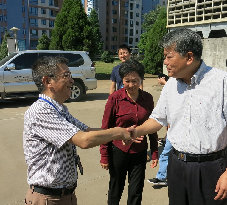 �������ʹ���-׷�󿵽�,����һ������