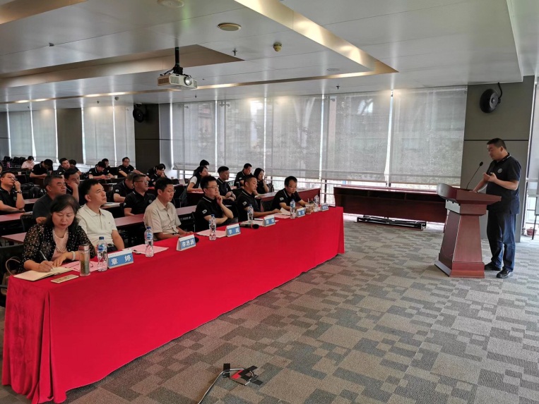 �������ʹ���-׷�󿵽�,����һ������